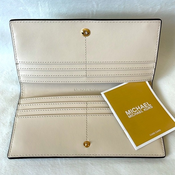 Michael Kors, Reed, Bifold Pebbled Leather Snap Wallet with Gold Accent, NEW - Picture 7 of 11